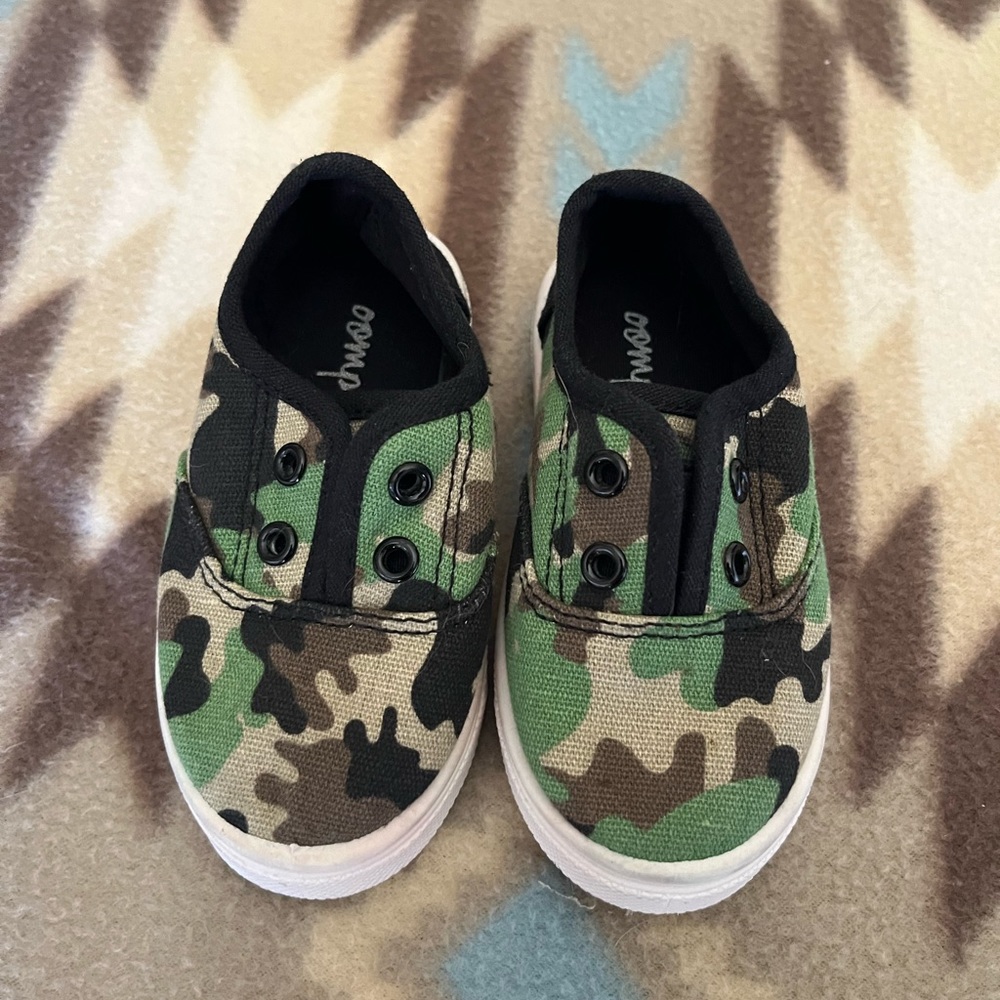 Camo Oompies slip on sneakers